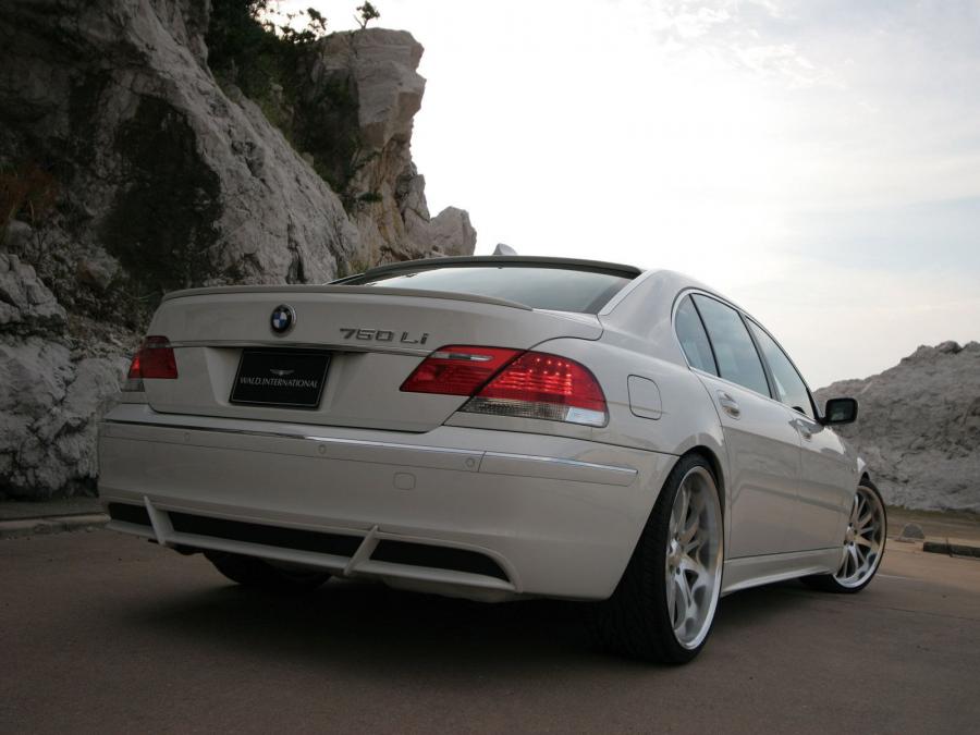  BMW 750Li by Wald 2005 года  (фото 8 из 10)